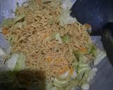 Foto langkah ke 3 dari resep Mie Telur Simpel.