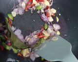 Foto langkah ke 3 dari resep Tumis kangkung Jamur.