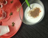 A picture of step 1 of Strawberry raita.