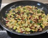 A picture of step 4 of Spaghetti Carbonara with Zucchini.