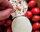 Foto del paso 1 de la receta: Tomates cherry asados con provoleta de leche de búfala
