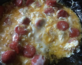 Foto del paso 2 de la receta: Huevo con Salchicha Desayuno mexicano