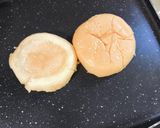 Foto langkah ke 2 dari resep Chicken Cheese burger ala cafe.