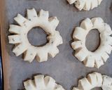 صورة لخطوة 2 من وصفة كعك العيد 🥨🥨 ولا اروع 🥰 خفيف ريشة