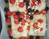 Foto del paso 4 de la receta: Bacalao al horno a la miel y naranja con aceitunas y tomatitos cherry