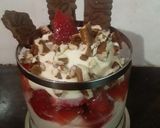 Foto del paso 5 de la receta: Copa de Frutillas con Crema versión Glotona