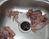 Foto langkah ke 1 dari resep Seafood (cumi dan udang).