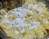 A picture of step 4 of Sabudana Vada.