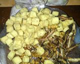 Foto langkah ke 2 dari resep Goreng kecap tahu tempe.
