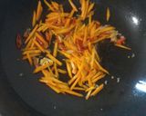 Foto langkah ke 3 dari resep Tumis Wortel Kubis.