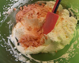 Foto del paso 2 de la receta: Pastel de bizcocho con relleno de crema de bayas rojas