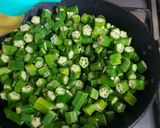 A picture of step 1 of Ladies finger/ Vendakka/ Okra/ Bhindi Poriyal.
