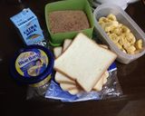 Foto langkah ke 1 dari resep Toast Banana Roll.