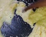 A picture of step 3 of Suji Besan Ka Zaffroni Halwa.