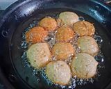 A picture of step 3 of Banana Fritters.