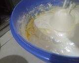Foto langkah ke 5 dari resep Marmer Cup Cake.