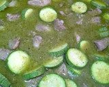 Foto del paso 3 de la receta: Costilla de cerdo en salsa verde con calabazas