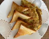 A picture of step 3 of Masala Omelette.