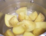 Foto del paso 2 de la receta Ternera al horno (roast beef) con chalotas y patatas asadas