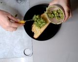 Foto del paso 5 de la receta: Tostada de Aguacate