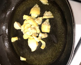 Foto del paso 2 de la receta: Tortilla de corazones de alcachofa y tiras de pimiento asado