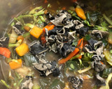 Foto del paso 9 de la receta: Guiso de verduras con zapallo y orejas de palo