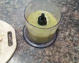 A picture of step 3 of Green chicken chili wraps.