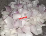 A picture of step 2 of Pyaaz Besan Ki Sabzi.