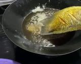Foto langkah ke 2 dari resep Gurame Goreng Kuning Garing.