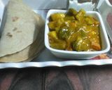 A picture of step 2 of Dahi mix veg curry.