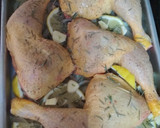 Foto del paso 4 de la receta: Muslos de pollo al horno al romero y limón