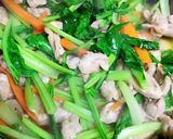 Hình bước làm 2 của món Phở Xào Gà