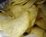 आलू की चिप्स(alu ki chips recipe in hindi) रेसिपी चरण 4 फोटो