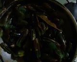 Foto langkah ke 3 dari resep Kerang Hijau Saus Padang.