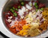 A picture of step 2 of Beetroot, apple and carrot cutlet chat.