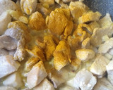 Foto del paso 5 de la receta: Wok de pollo y cerdo a la mostaza con mini galets