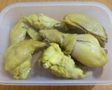 Foto langkah ke 2 dari resep Ayam ungkep bumbu kuning.