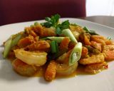 Foto langkah ke 4 dari resep Udang Bumbu Kuning.