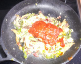Foto del paso 1 de la receta: Revuelto de setas y espárragos