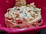 BOWL DE QUESO Crema y Tomate🍅con Reducción de Vinagre Bálsamico y 🌿Albahaca🌿...!