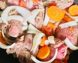 Foto del paso 4 de la receta: ROAST BEEF AL WORK CON CURRY Y PROVENZAL 🥘🥩🥘🧂🍽️🍷