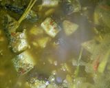 Foto langkah ke 5 dari resep Ikan Kuah Kuning Asam Manis.