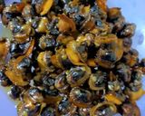 Foto langkah ke 2 dari resep Sambal Terasi With Kerang and Pete.