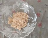 A picture of step 3 of Pita bread with falafel and tahini sauce.
