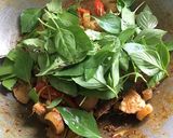 รูปขั้นตอนการทำที่ 3 ของ “ผัดเผ็ดหมูป่า”