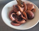 Foto del paso 3 de la receta: Pulpo al horno con col