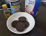 A picture of step 1 of Oreo icecream.