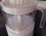 A picture of step 1 of Jabardast orange juice.