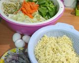 Foto langkah ke 1 dari resep Bakmie Goreng Seafood.