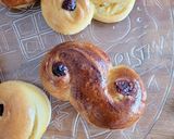 Une image de l'étape 8 de Lussekatter ou brioches au safran.